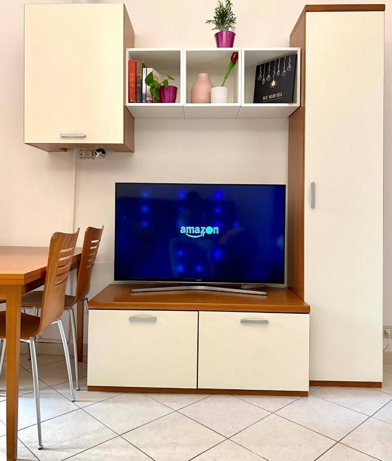 Appartamento Ringhiera House Tertulliano - Free Street Parking Nearby Milano Esterno foto